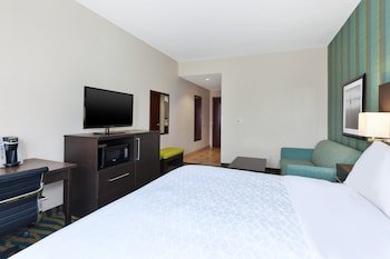 Holiday Inn Express & Suites Southport - Oak Island Area