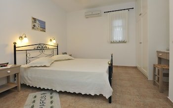 Studios & Apartments Golden Sand Paros