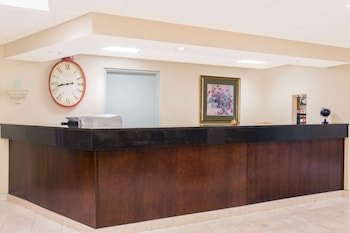 Ramada by Wyndham Angola/Fremont Area