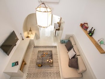 Hector Cave House