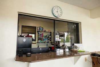 Sumner Motor Inn