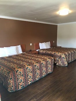 Colfax Motor Lodge