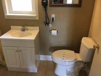 Colfax Motor Lodge