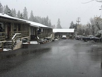 Colfax Motor Lodge