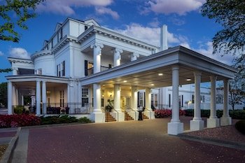 Historic Boone Tavern Hotel & Restaurant
