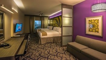 Holiday Inn Express & Suites Garland E Lake Hubbard I30