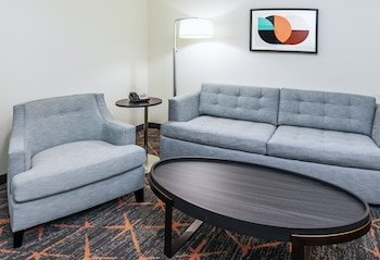 Holiday Inn & Suites Stillwater - University West