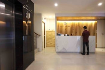 Easy Hotel