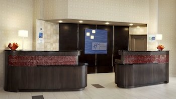 Holiday Inn Express & Suites Naples Downtown - 5th Avenue