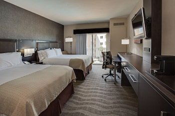 Holiday Inn Express & Suites Naples Downtown - 5th Avenue