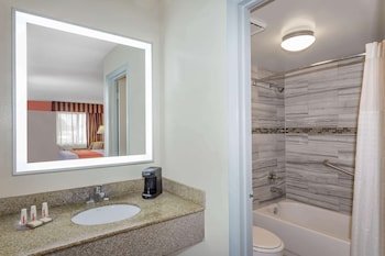 Howard Johnson by Wyndham Vero Beach/I-95