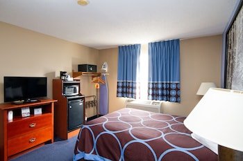 Super 8 by Wyndham Adrian