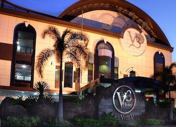Veni Vidi Vici (V3 Hotel)