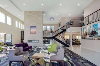 La Quinta Inn & Suites by Wyndham Oakland - Hayward