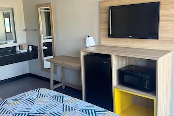 Days Inn by Wyndham Kansas City Northeast
