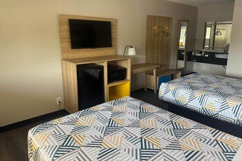 Days Inn by Wyndham Kansas City Northeast