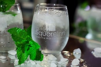 Square Inn