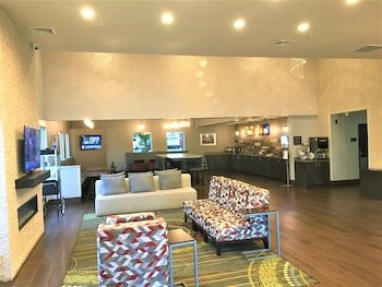 Comfort Suites Airport