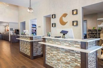 Comfort Suites Airport