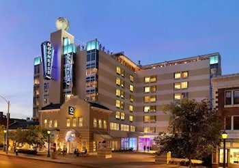 Moonrise Hotel St. Louis