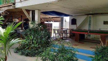 Hangout Beach Resort