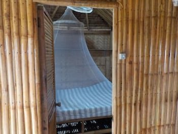 Hangout Beach Resort