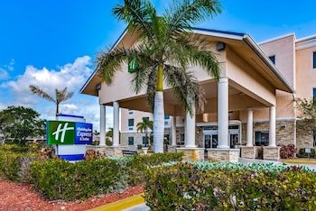 Holiday Inn Express & Suites Lantana