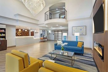Comfort Suites East Brunswick