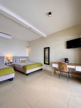 Vista Las Olas Surf Resort