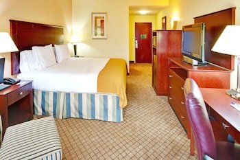 Holiday Inn Express & Suites Millington-Memphis Area