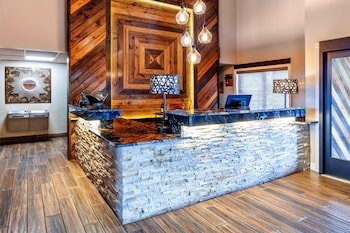 Aiden by Best Western @ Warm Springs Hotel and Event Center