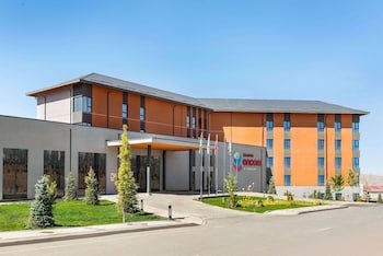 Ramada Encore by Wyndham Zomin