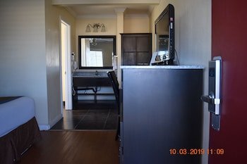 Rockview Inn and Suites