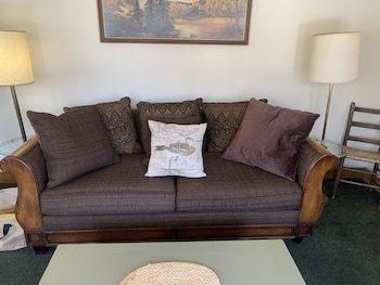 Brook Road Inn