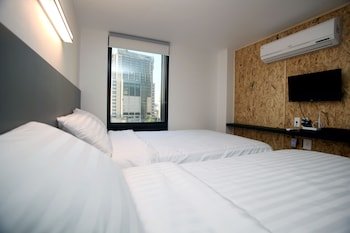K Star Metro Hotel