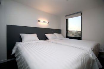 K Star Metro Hotel