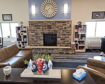 Boulders Inn and Suites By Cobblestone Hotels Manchester