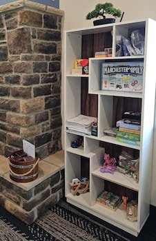 Boulders Inn and Suites By Cobblestone Hotels Manchester