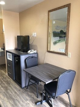 Americas Best Value Inn - The Legends Inn