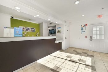 Studio 6 Atlanta Northlake