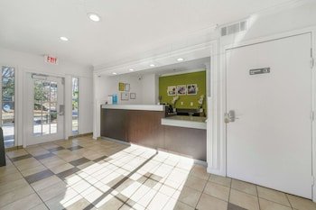 Studio 6 Atlanta Northlake