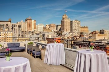 Hotel Adagio, Autograph Collection