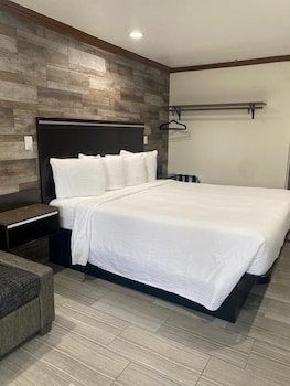 Starlight Inn
