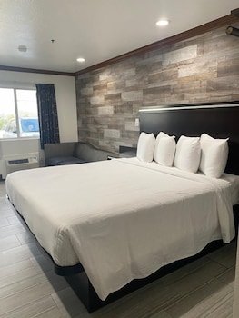 Starlight Inn