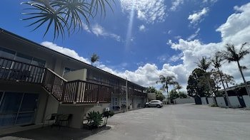 Aaron Court Motel
