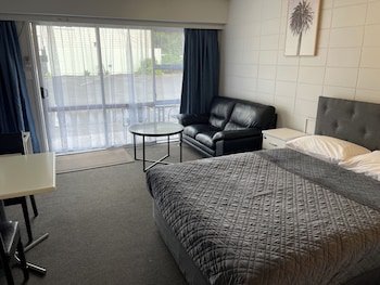 Aaron Court Motel