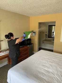 Days Inn by Wyndham Asheville West