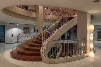 Hilton Geneva Hotel & Conference Centre