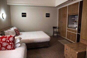 Burkes Hotel Motel