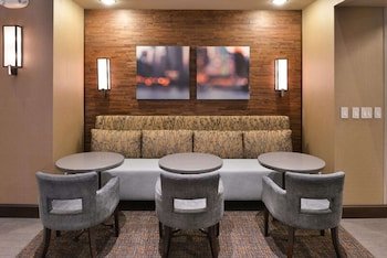 Hampton Inn & Suites Greensboro/ Coliseum Area